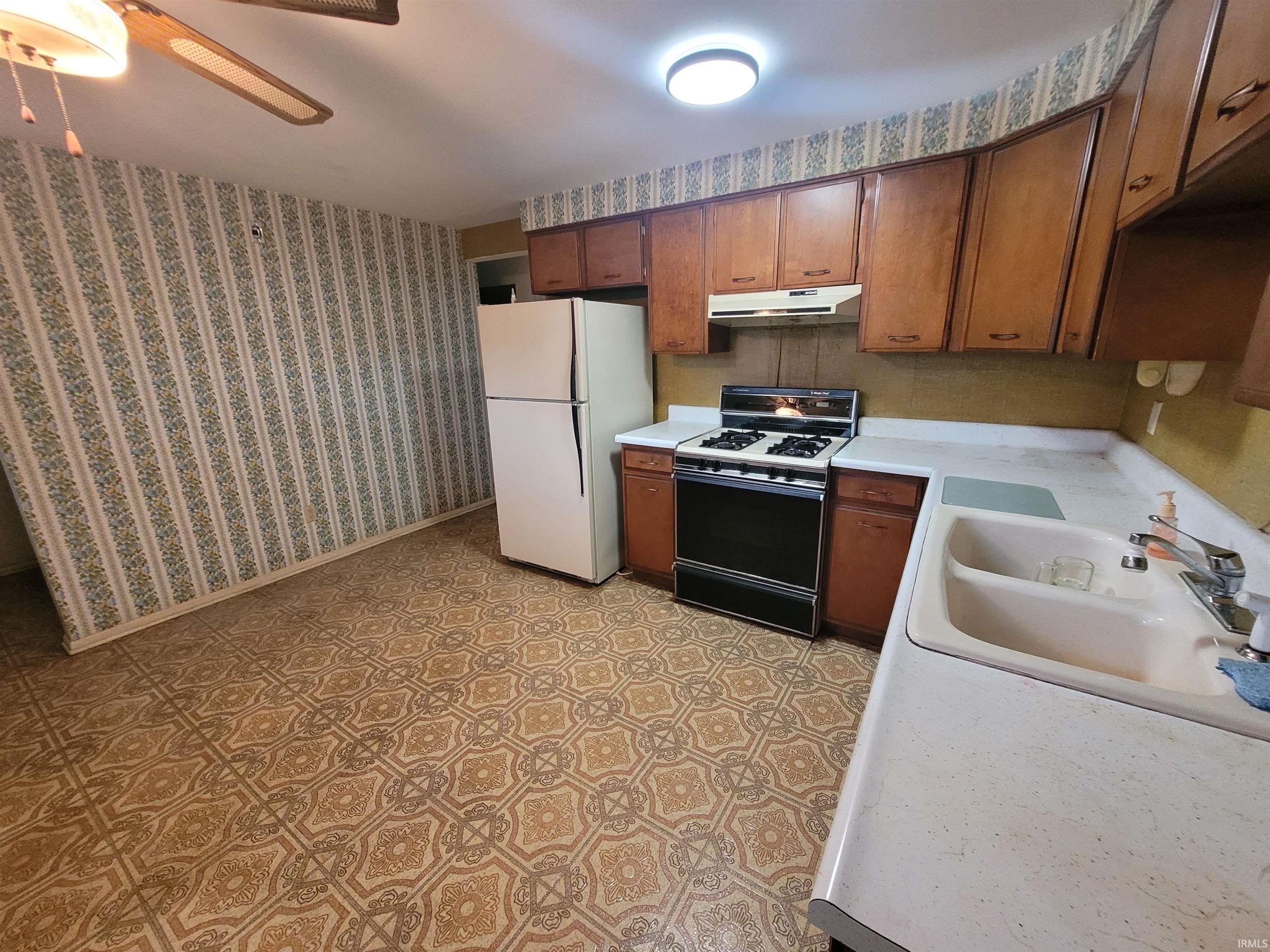 8319 Santa Fe Trail Fort Wayne, IN 46815 - Photo 6 of 18 Gallery Image 6
