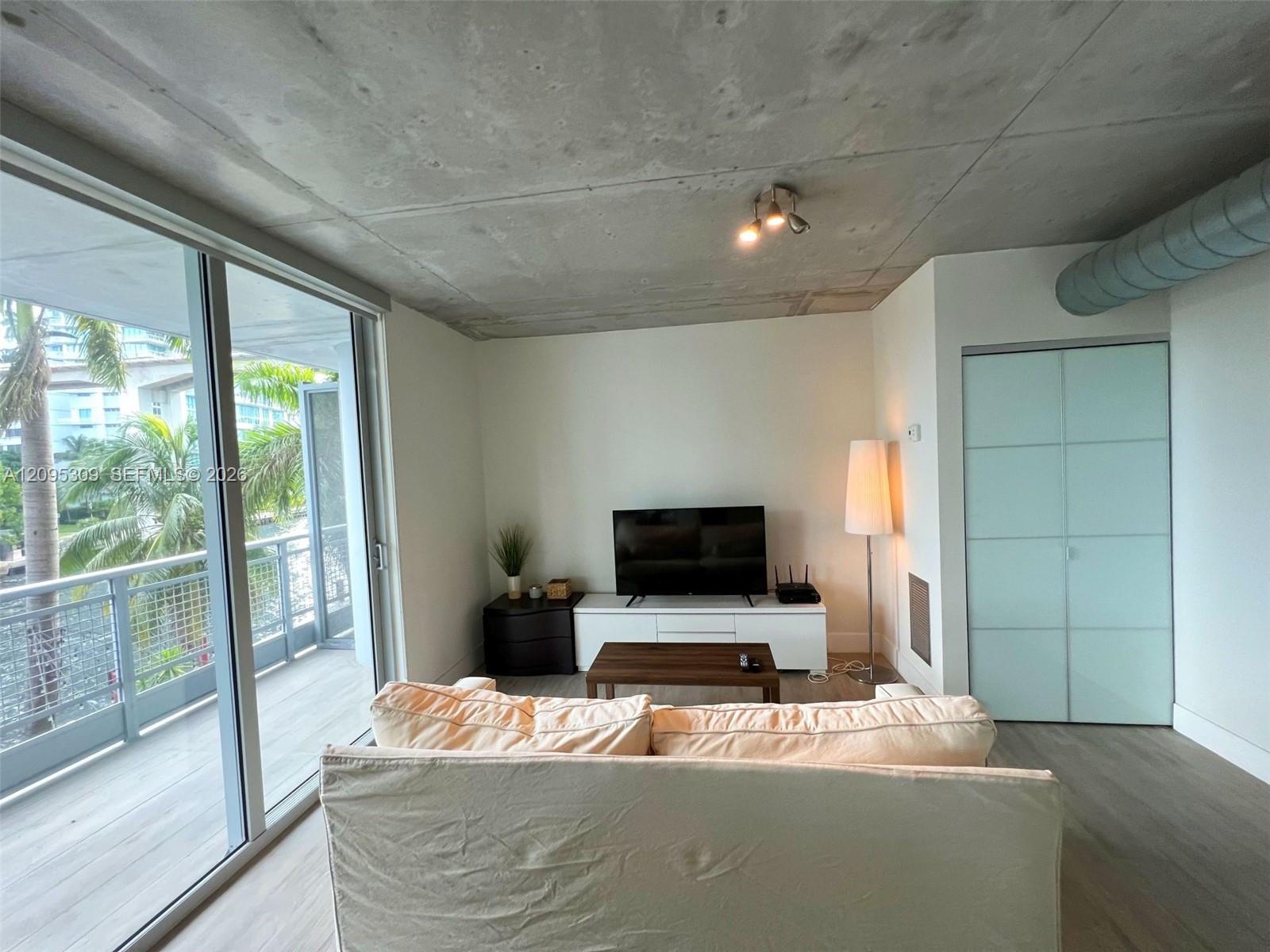 690 Southwest 1st Court, Unit 305 Miami, FL 33130 - Photo 7 of 26 Gallery Image 7