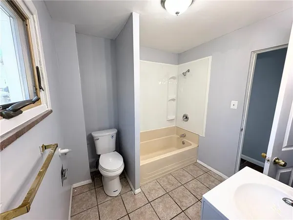 $1,250 | 1020 Lakewood Street, Pittsburgh, PA 15220