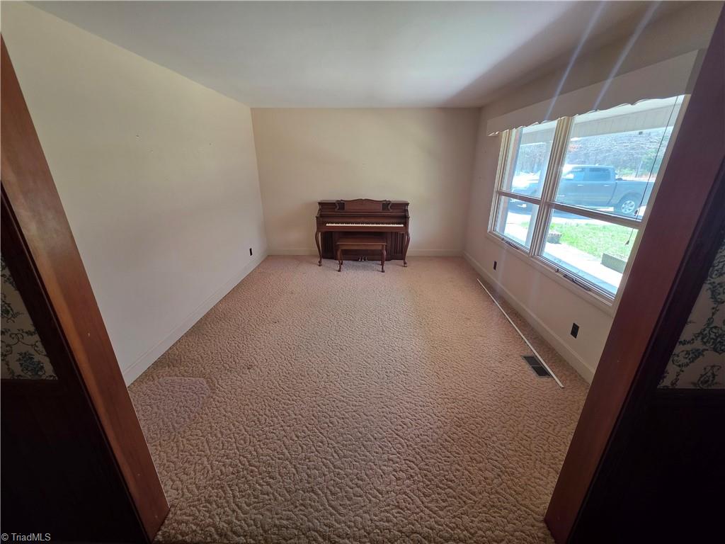 2797 Harper Road Clemmons, NC 27012 - Photo 7 of 26 Front Room