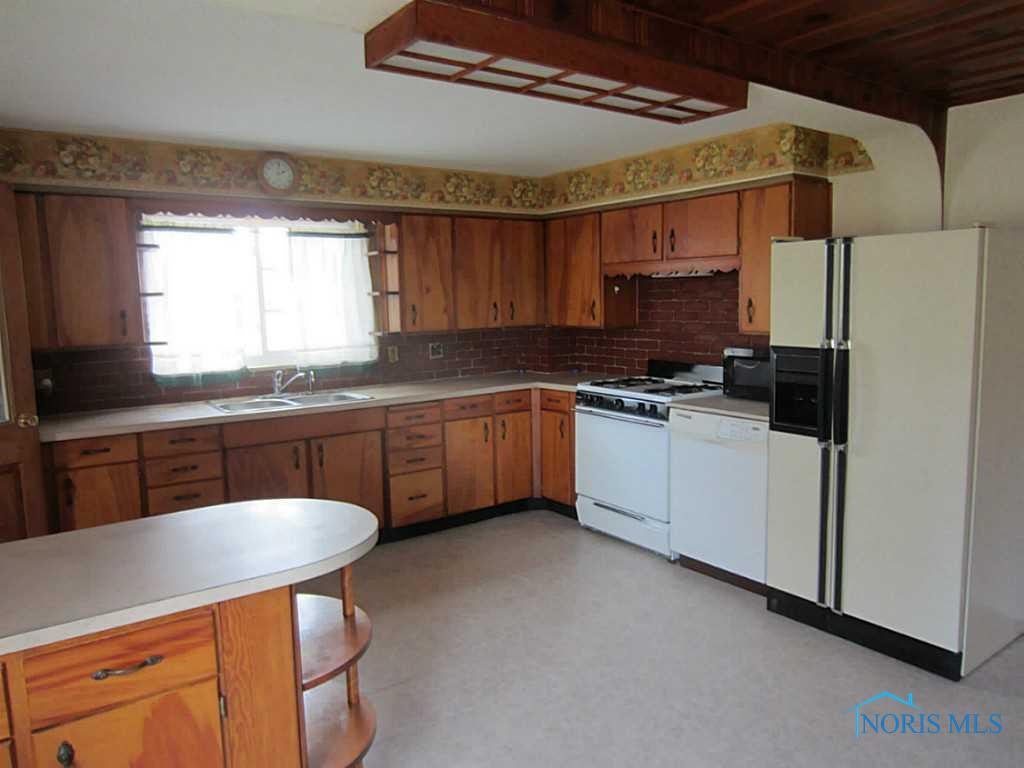2102 Mathews Road Northwood, OH 43619 - Photo 5 of 18 Gallery Image 5