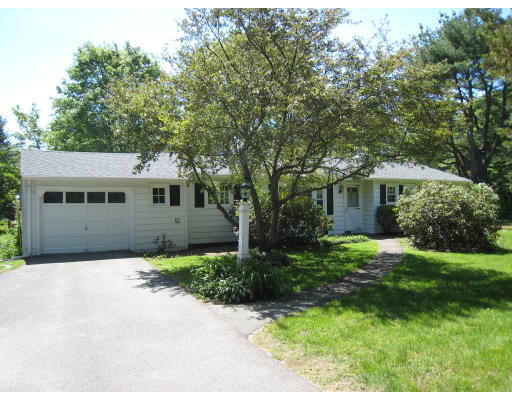 163 Topsfield Road Boxford, MA 01921 - Photo 1 of 1 a front view of a house with a garden