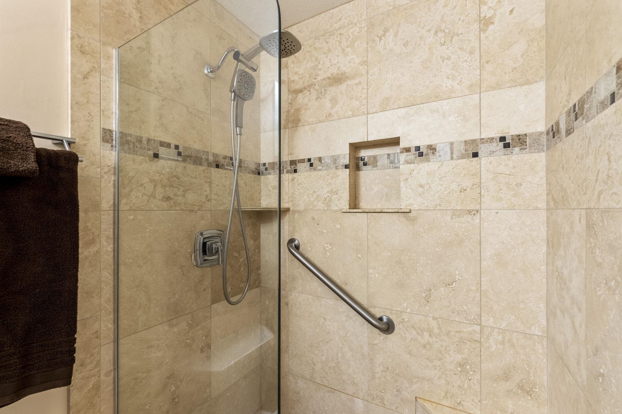 2075 South Kihei Road, Unit 214 Kihei, HI 96753 - Photo 27 of 50 a bathroom with a shower