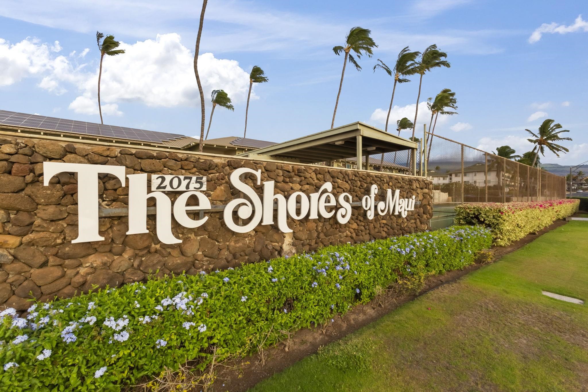 2075 South Kihei Road, Unit 214 Kihei, HI 96753 - Photo 43 of 50 a front view of a building with garden