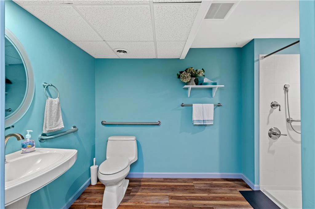 1303 McCully Road Pittsburgh, PA 15234 - Photo 16 of 25 Gallery Image 16