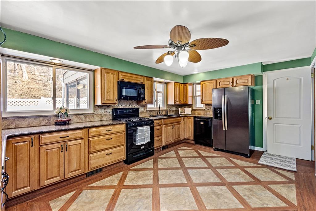 1303 McCully Road Pittsburgh, PA 15234 - Photo 3 of 25 Gallery Image 3