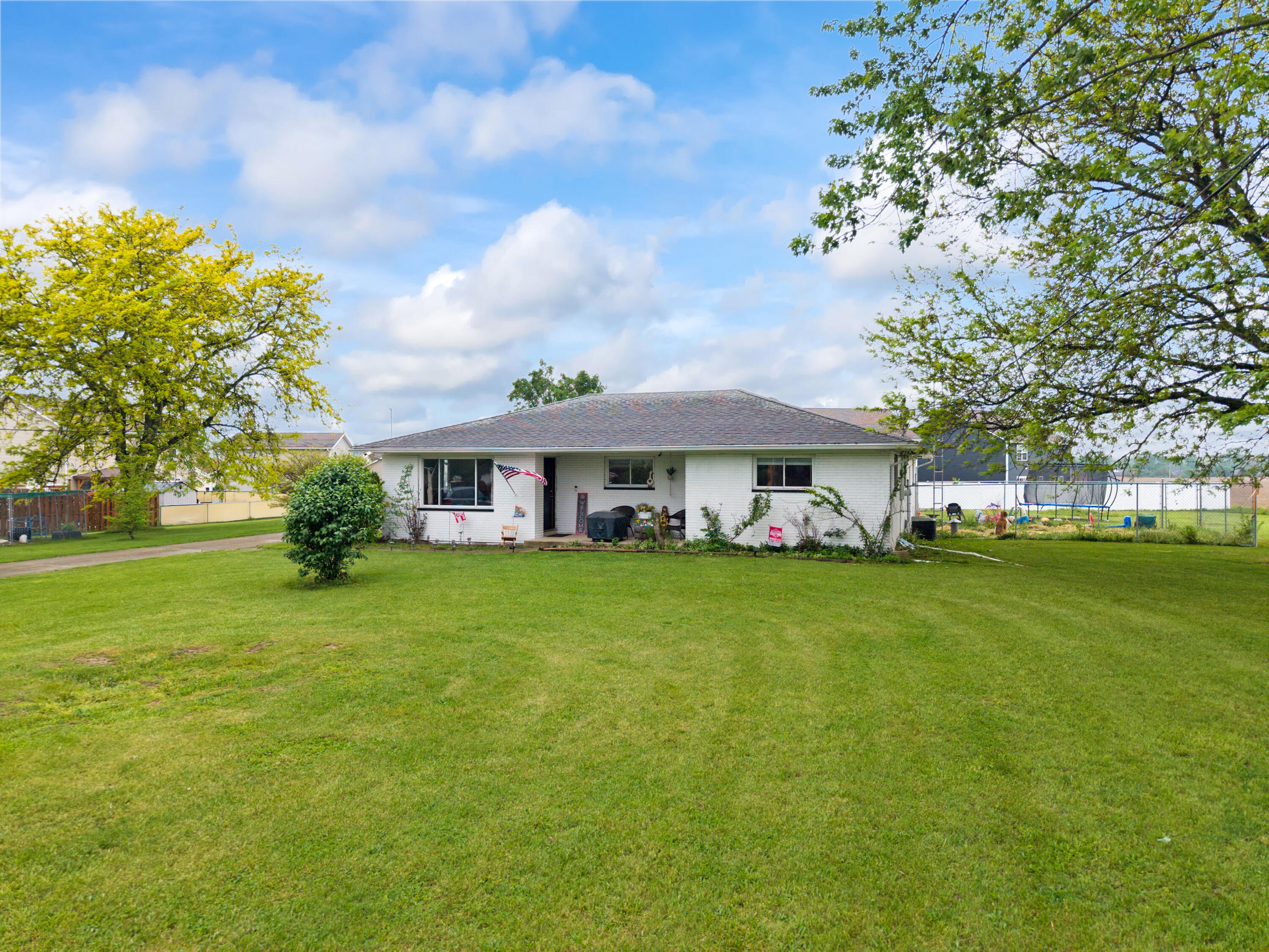 5235 Middle Urbana Road Springfield, OH 45503 - Photo 2 of 55