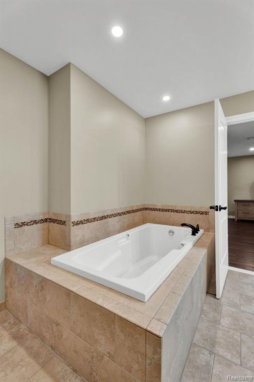 6736 Baker Utica, MI 48317 - Photo 40 of 53
