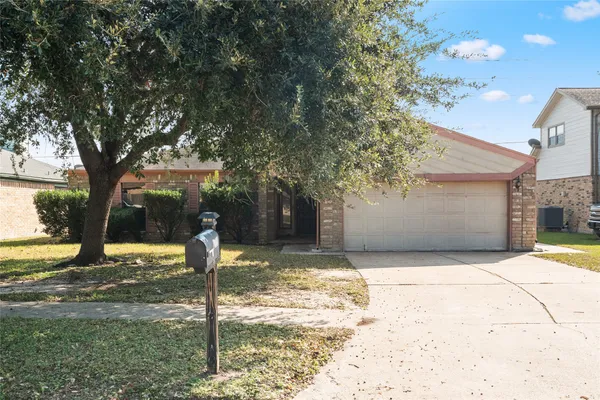$1,950 | 9723 Cedar Bluff Drive, Houston, TX 77064