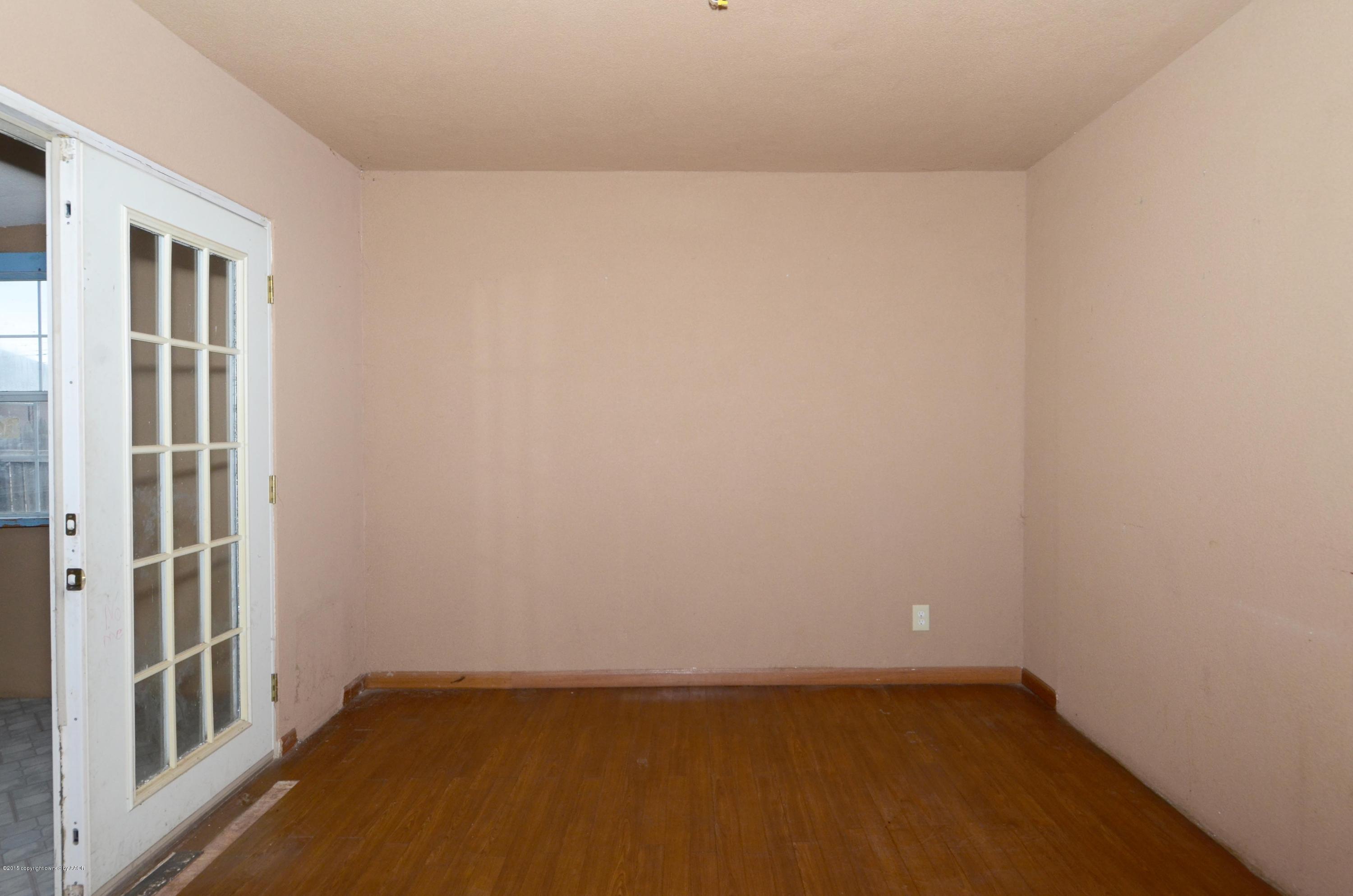 4004 Crockett Street Amarillo, TX 79110 - Photo 8 of 20 Dining Room 2