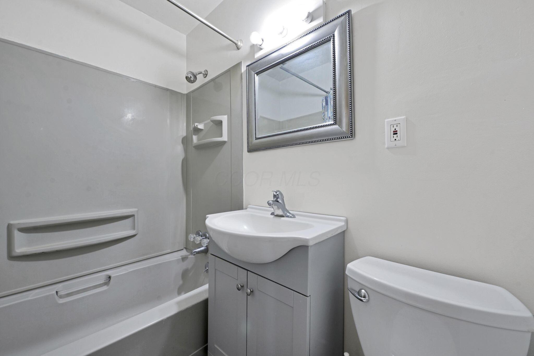 860 Basswood Road Columbus, OH 43207 - Photo 16 of 35 17-web-or-mls-860-basswood-rd