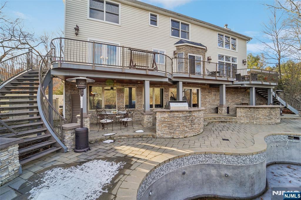 185 Summit Avenue Pompton Lakes, NJ 07442 - Photo 30 of 36 a front view of a house with glass windows