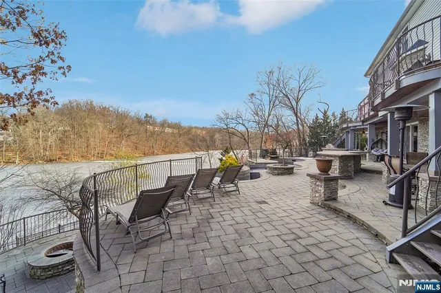 $1,199,000 | 185 Summit Avenue, Pompton Lakes, NJ 07442