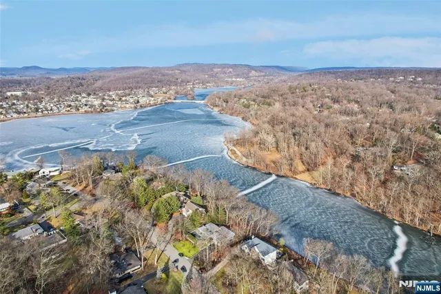 $1,199,000 | 185 Summit Avenue, Pompton Lakes, NJ 07442