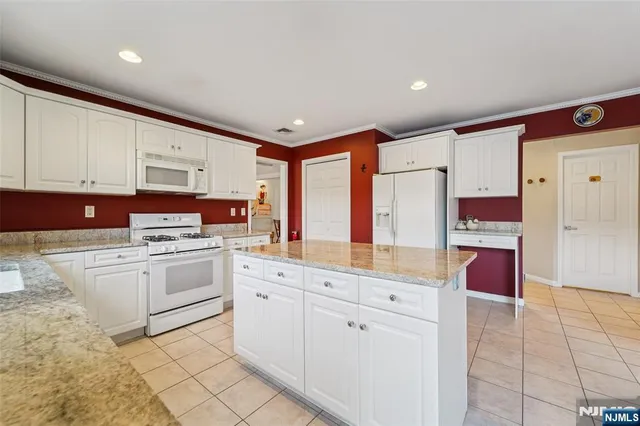 $1,199,000 | 185 Summit Avenue, Pompton Lakes, NJ 07442