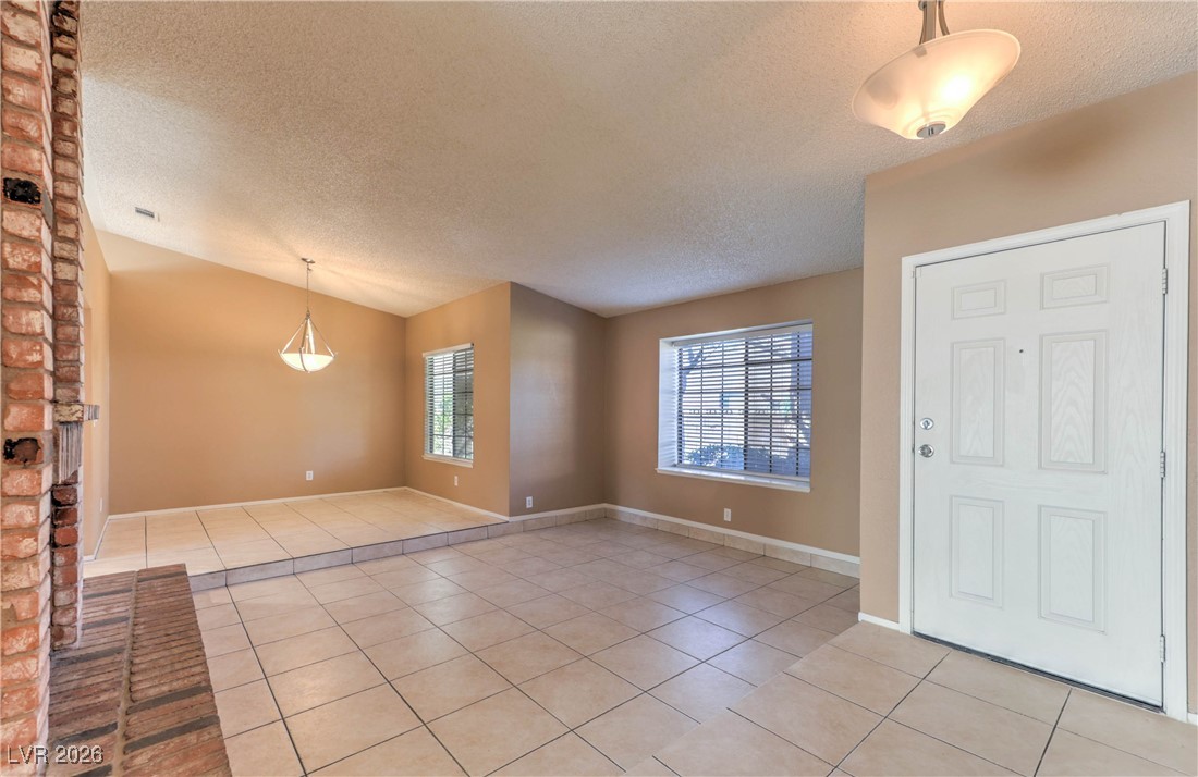 141 Alpine Court Henderson, NV 89074 - Photo 5 of 37