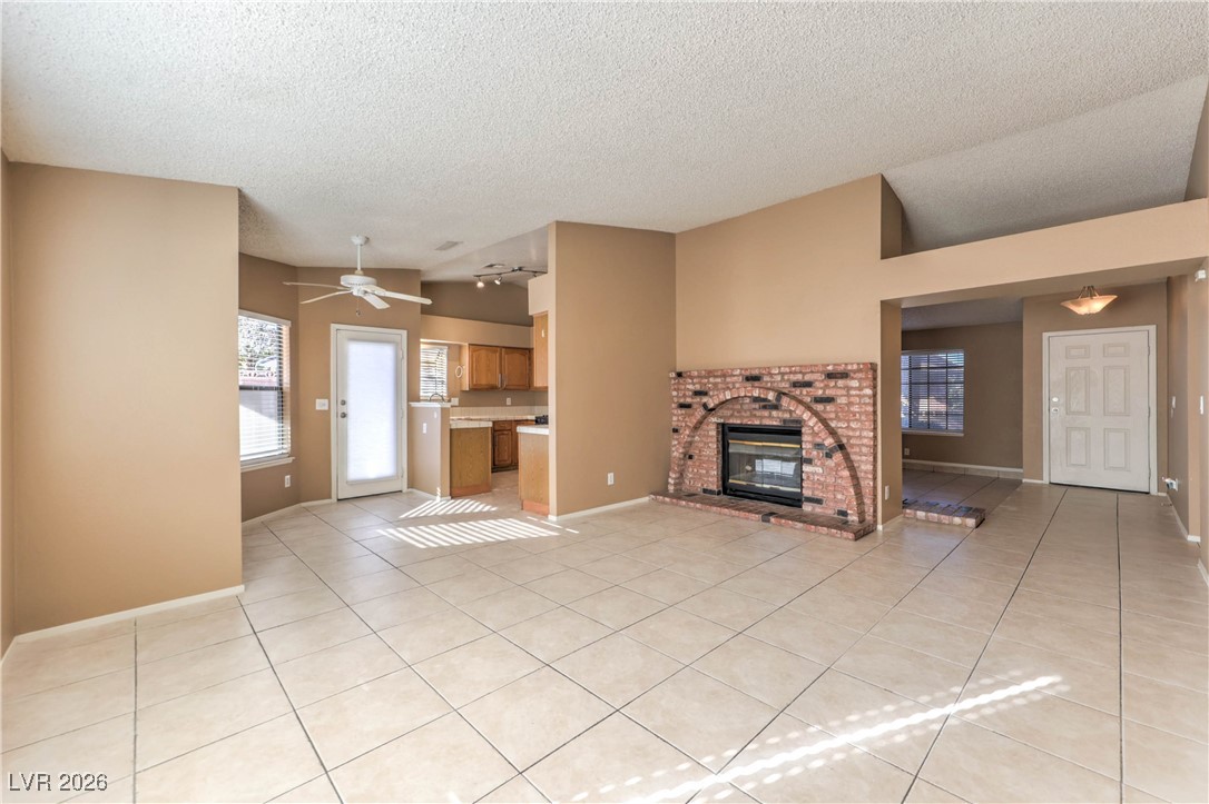 141 Alpine Court Henderson, NV 89074 - Photo 6 of 37