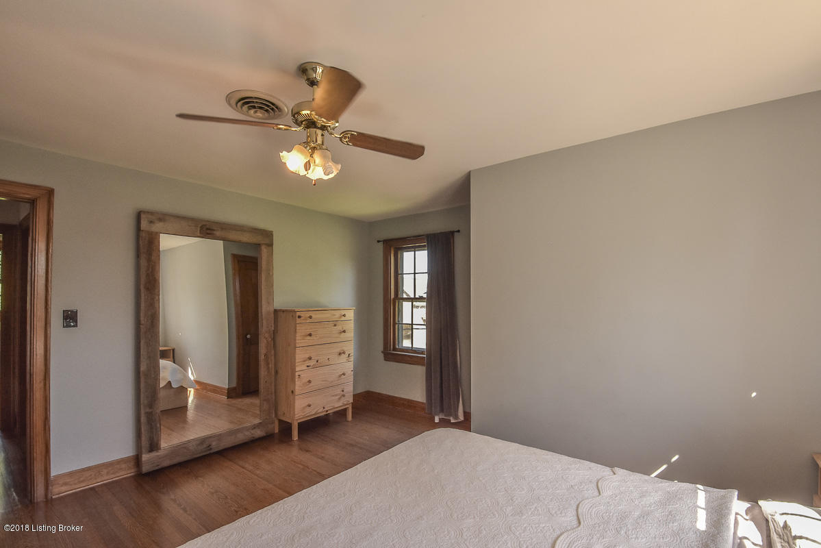 908 Perryman Road Louisville, KY 40207 - Photo 32 of 37 _-24
