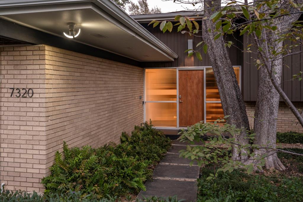 7320 Walling Lane Dallas, TX 75231 - Photo 38 of 40 a pathway of a house