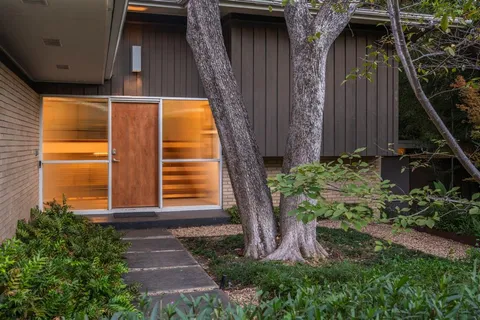 $875,000 | 7320 Walling Lane, Dallas, TX 75231