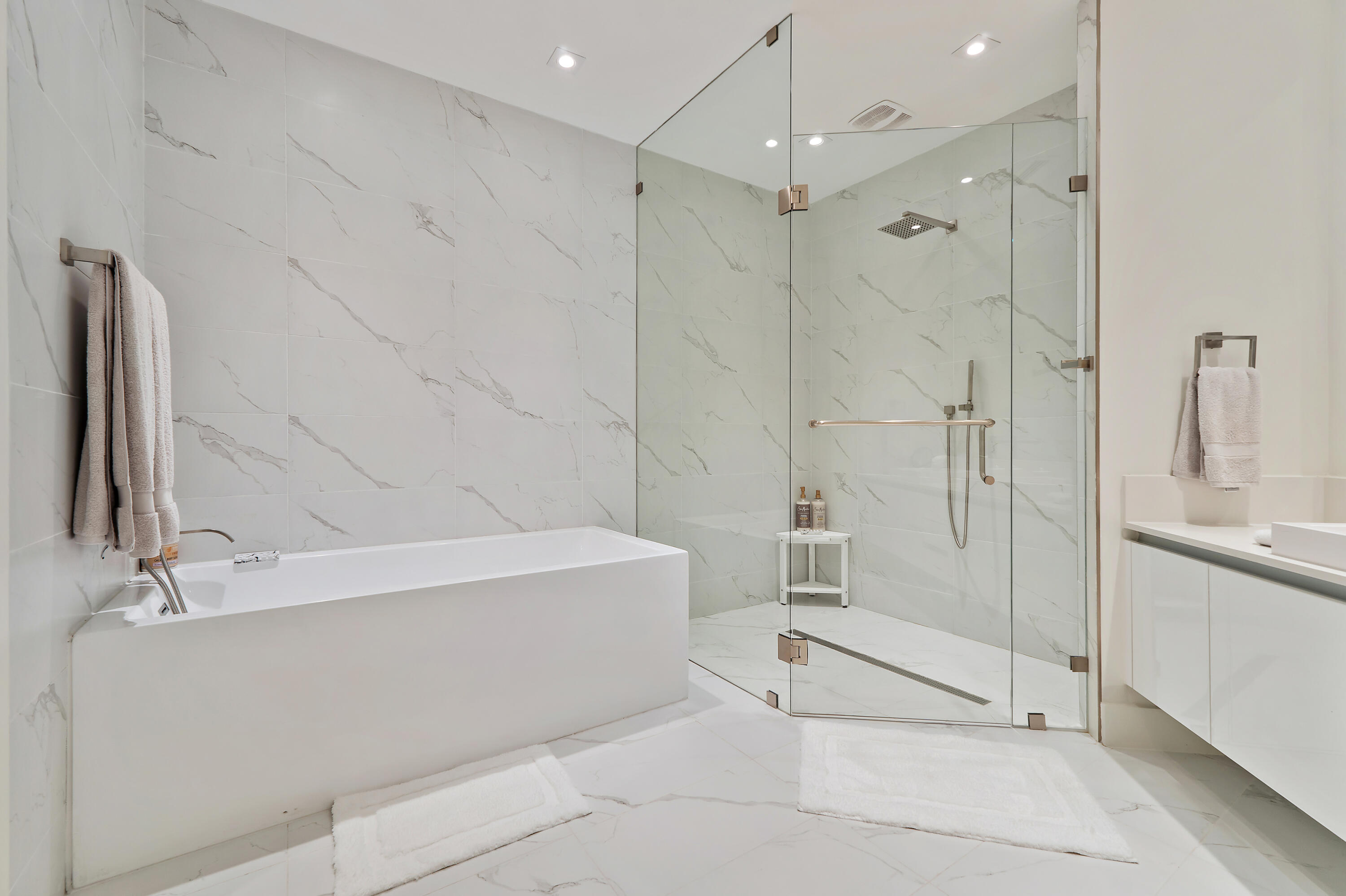 3100 North Ocean Drive, Unit H1603 Singer Island, FL 33404 - Photo 19 of 45 Amrit H1603_Primary Bath