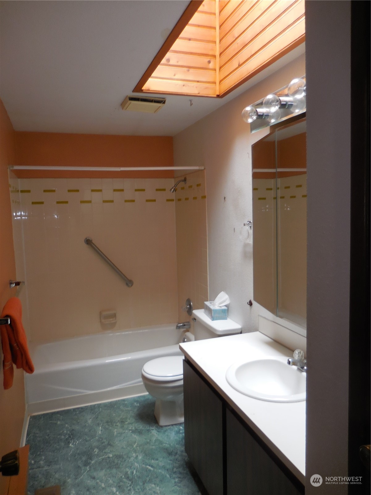 7294 East Collins Road Port Orchard, WA 98366 - Photo 25 of 39 Gallery Image 25