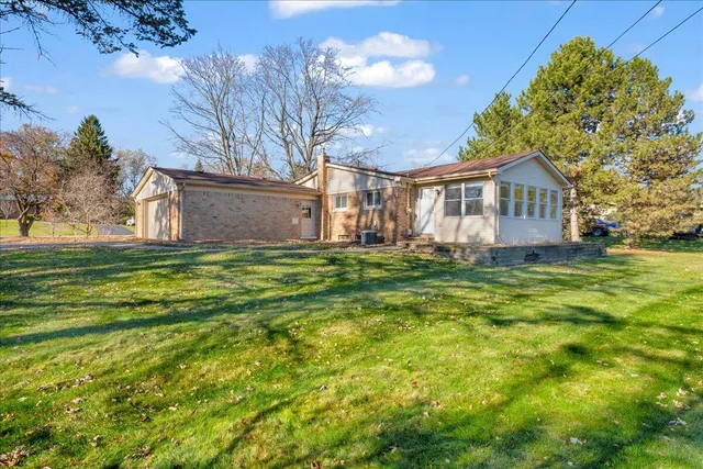 $415,000 | 384 Bellarmine Drive, Rochester, MI 48309