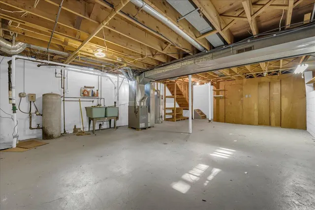 $415,000 | 384 Bellarmine Drive, Rochester, MI 48309