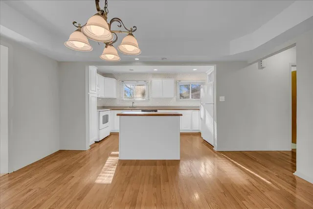 $415,000 | 384 Bellarmine Drive, Rochester, MI 48309