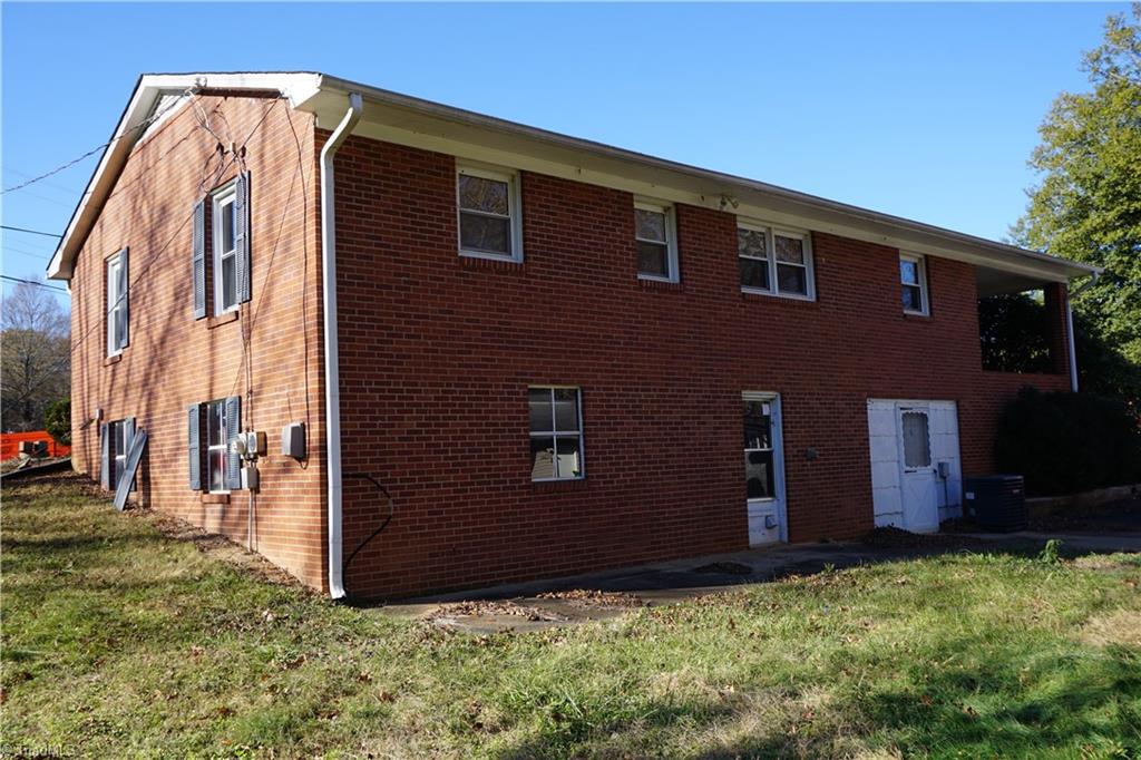2475 Darrow Road Walkertown, NC 27051 - Photo 13 of 34 Gallery Image 13