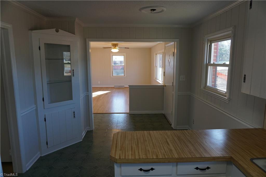 2475 Darrow Road Walkertown, NC 27051 - Photo 14 of 34 Gallery Image 14
