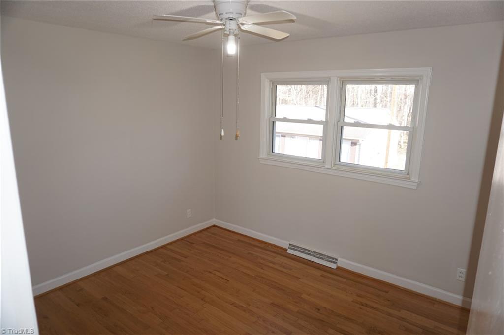 2475 Darrow Road Walkertown, NC 27051 - Photo 17 of 34 Gallery Image 17