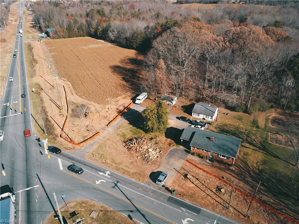 2475 Darrow Road Walkertown, NC 27051 - Photo 5 of 34 Gallery Image 5