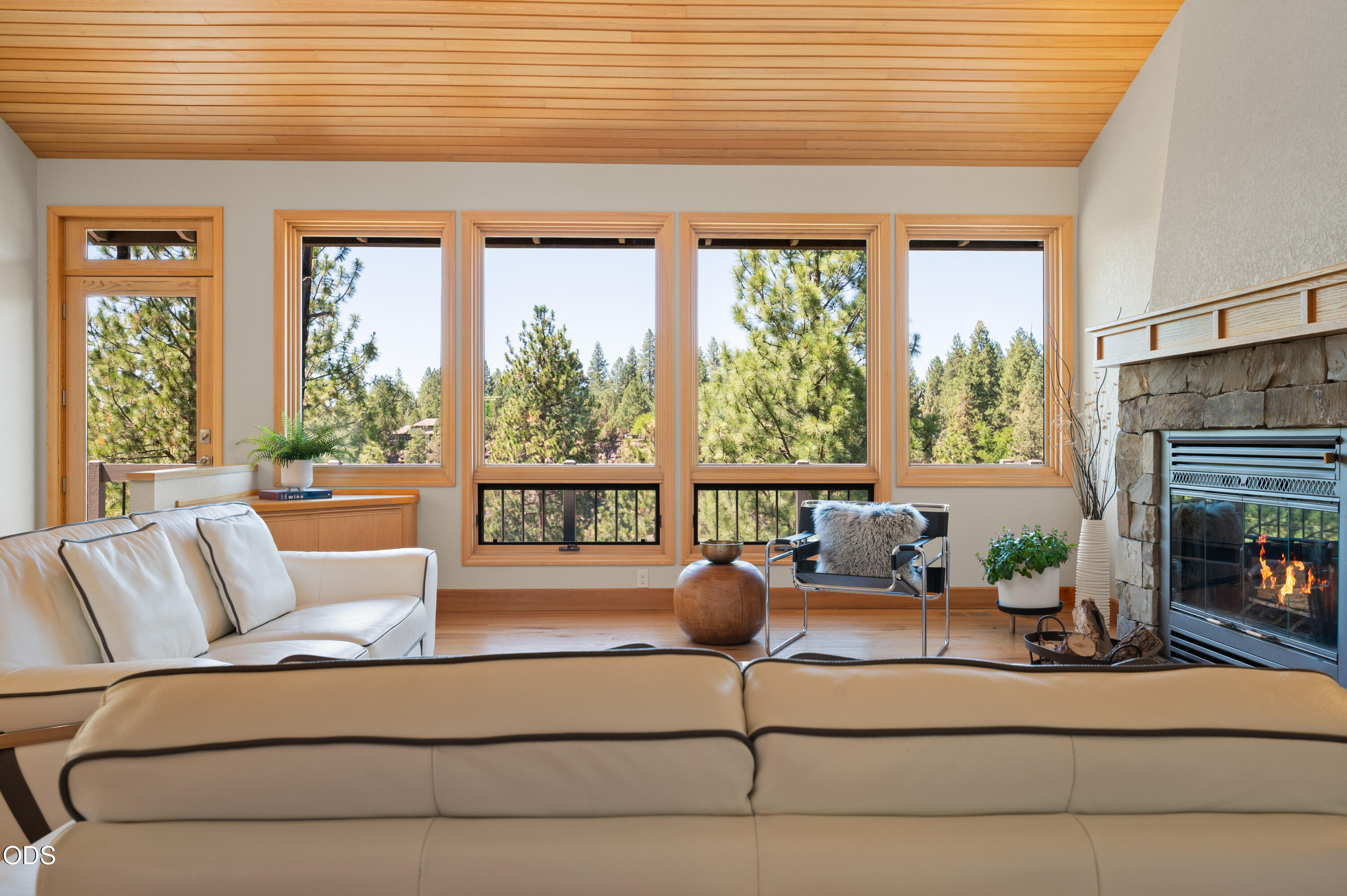 4211 Northwest Lower Village Road Bend, OR 97703 - Photo 17 of 58