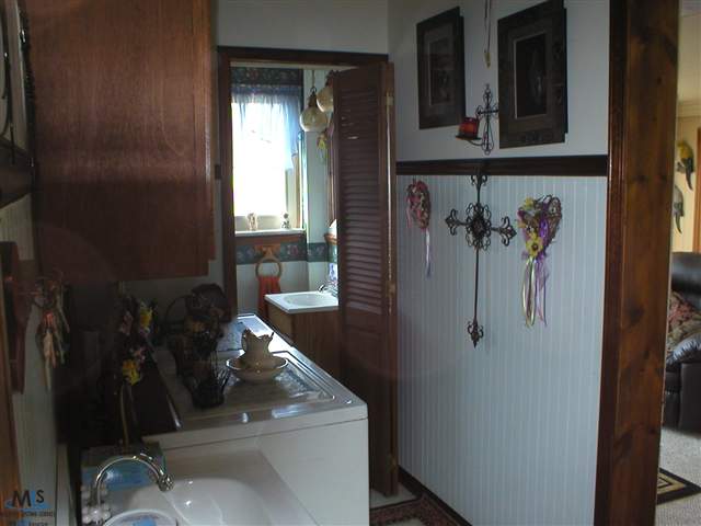 7273 Cardinal Road Algonac, MI 48001 - Photo 12 of 17 31107921-11.JPG