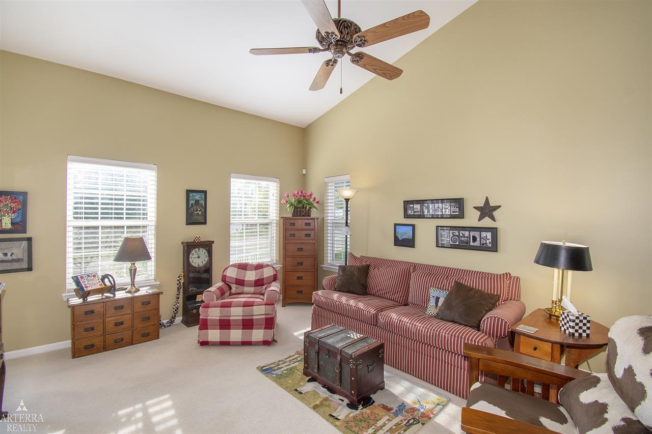 694 West Bluff Court Rochester, MI 48307 - Photo 3 of 35 50021372-2.JPG