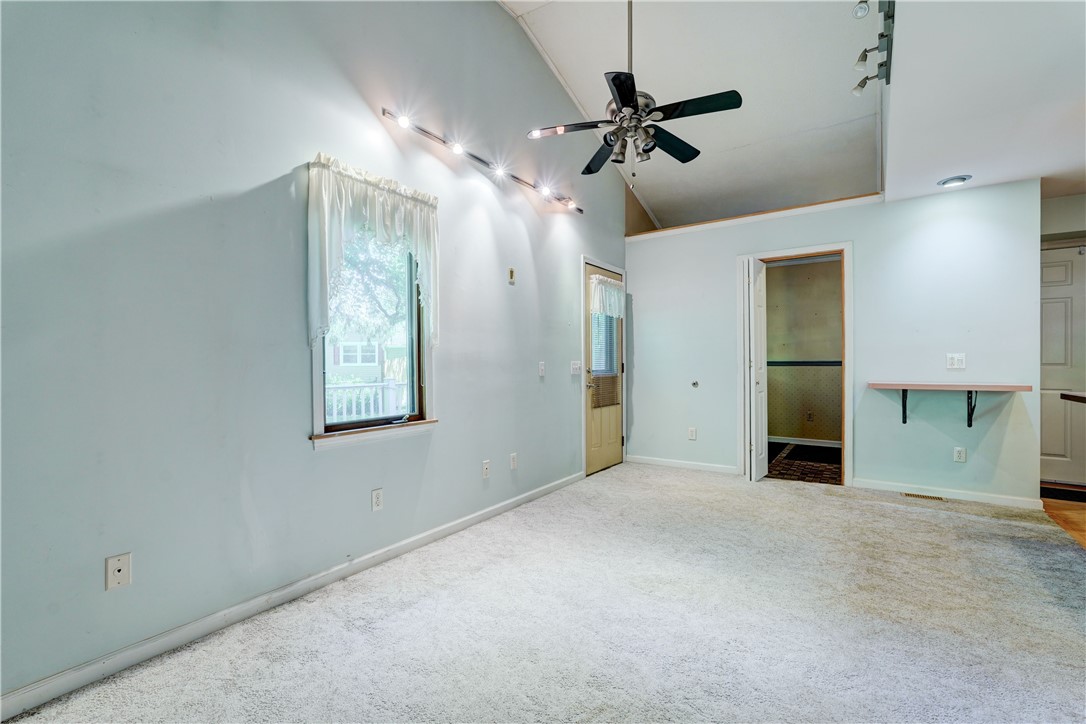 71 Harvest Road Perinton, NY 14450 - Photo 17 of 50