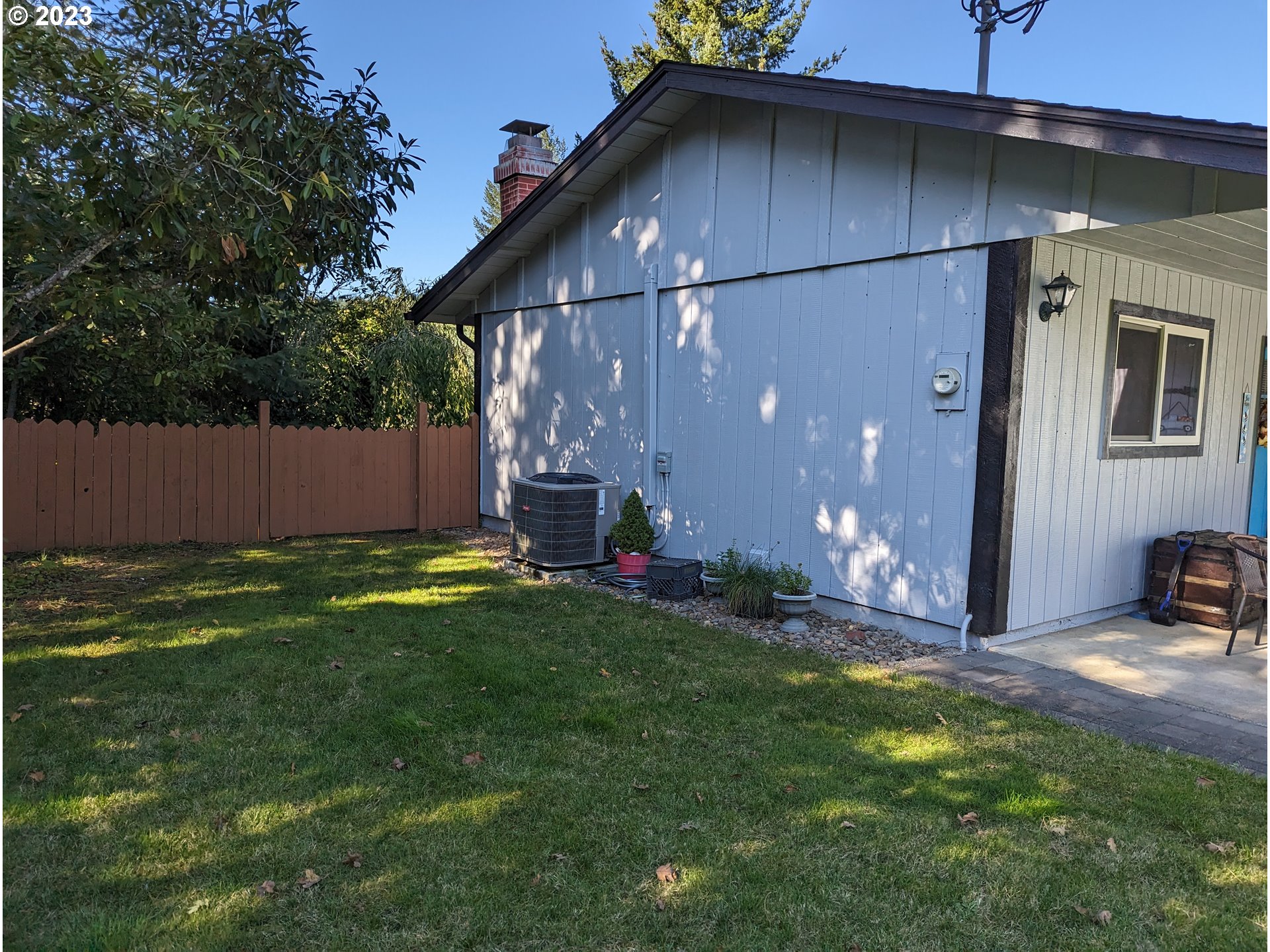 17600 Shady Lane Road Monmouth, OR 97361 - Photo 30 of 44 a backyard of a house with lots of green space