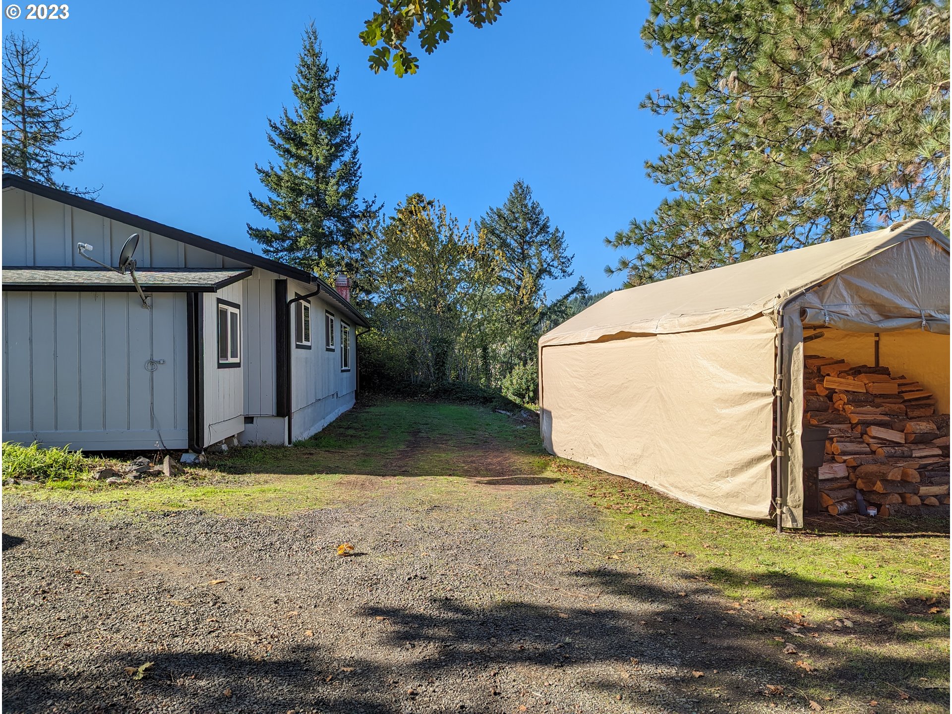 17600 Shady Lane Road Monmouth, OR 97361 - Photo 31 of 44 a view of a backyard of the house