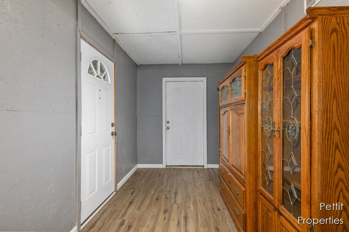 5155 18 Mile Road Barryton, MI 49305 - Photo 7 of 31 IMG_1015