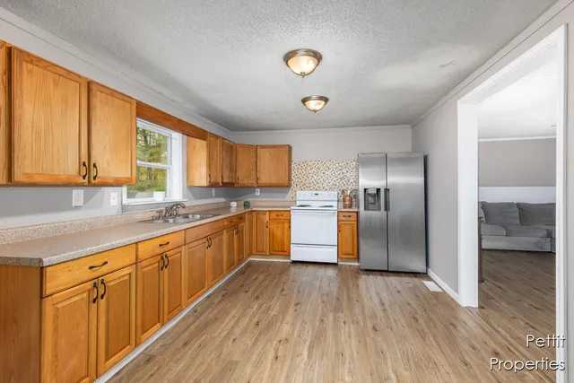 $207,900 | 5155 18 Mile Road, Barryton, MI 49305