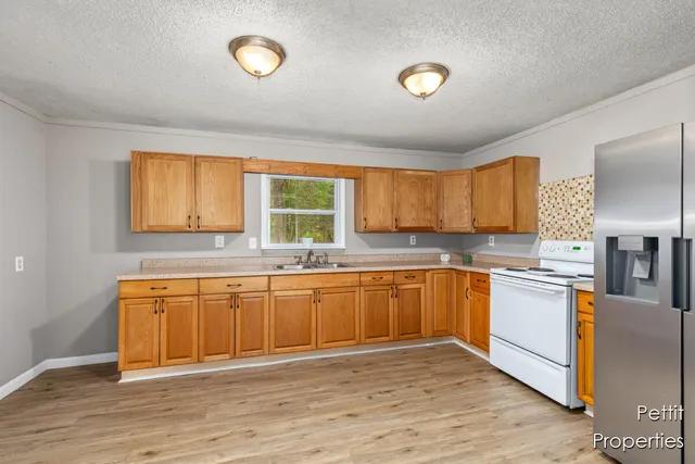 $207,900 | 5155 18 Mile Road, Barryton, MI 49305