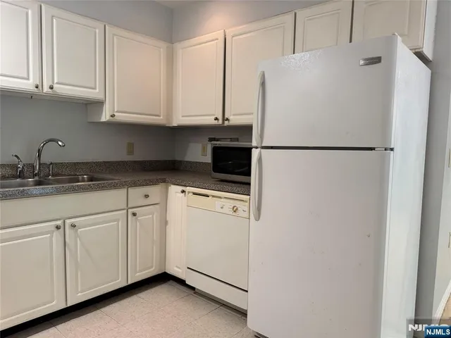 $286,190 | 401 Dercole Court, Unit T127, Norwood, NJ 07648