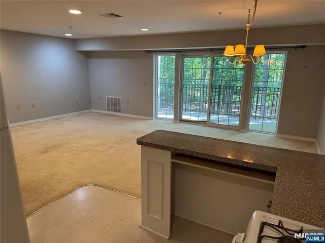 $286,190 | 401 Dercole Court, Unit T127, Norwood, NJ 07648