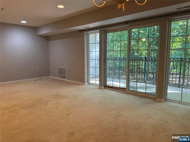 $286,190 | 401 Dercole Court, Unit T127, Norwood, NJ 07648