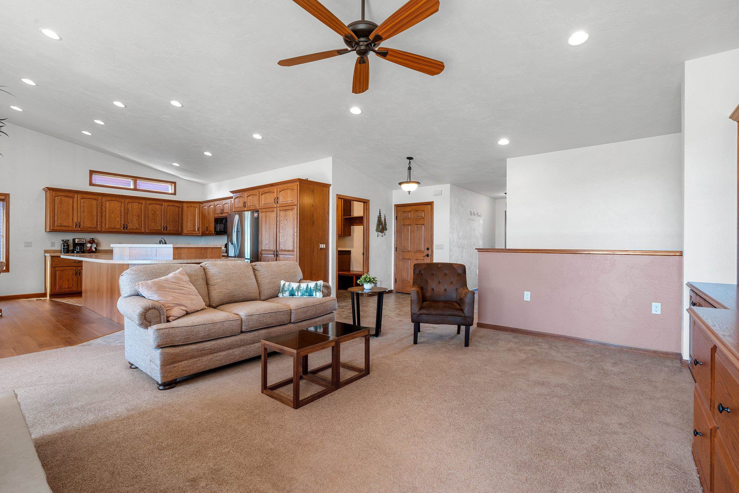 3341 Mockingbird Way Oshkosh, WI 54904 - Photo 16 of 66