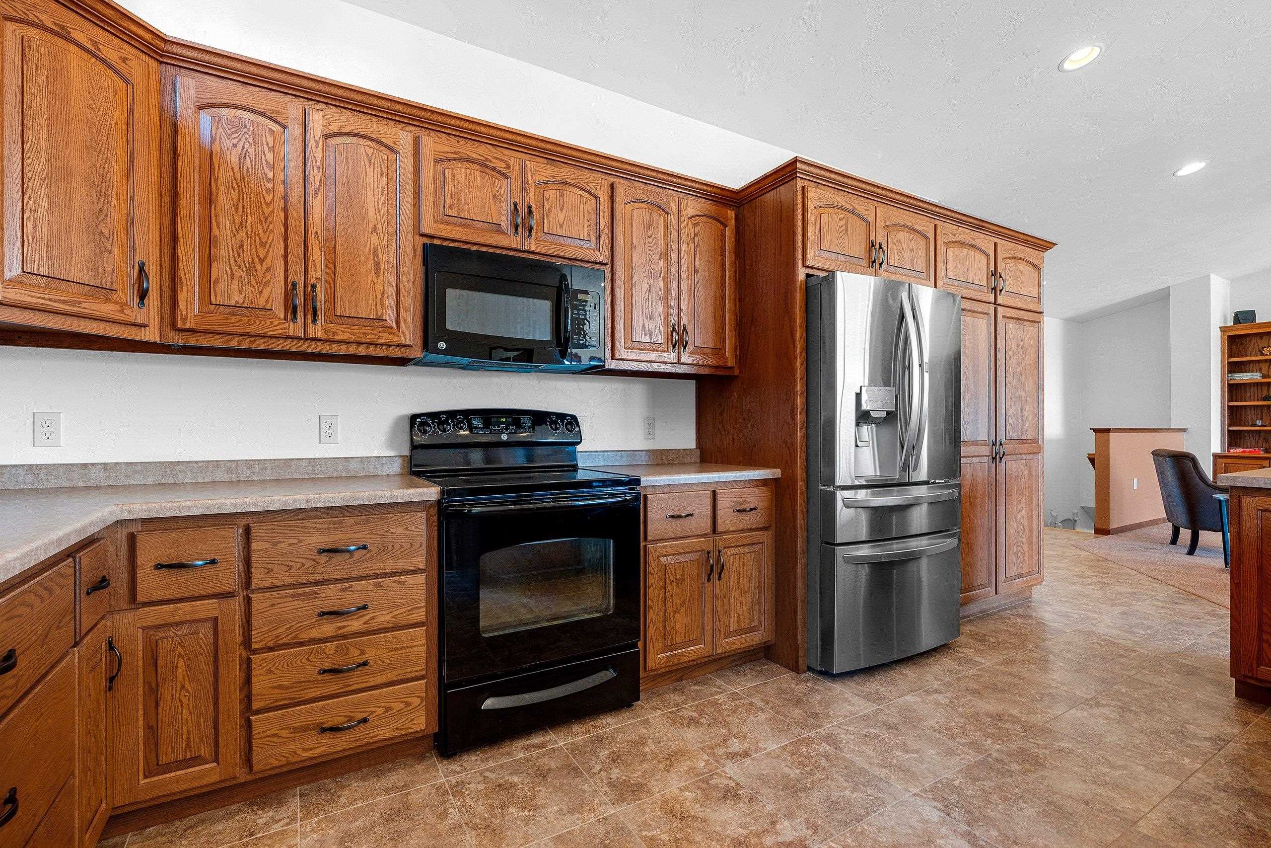 3341 Mockingbird Way Oshkosh, WI 54904 - Photo 18 of 66