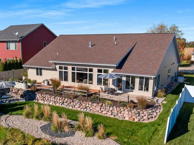 $559,900 | 3341 Mockingbird Way, Oshkosh, WI 54904