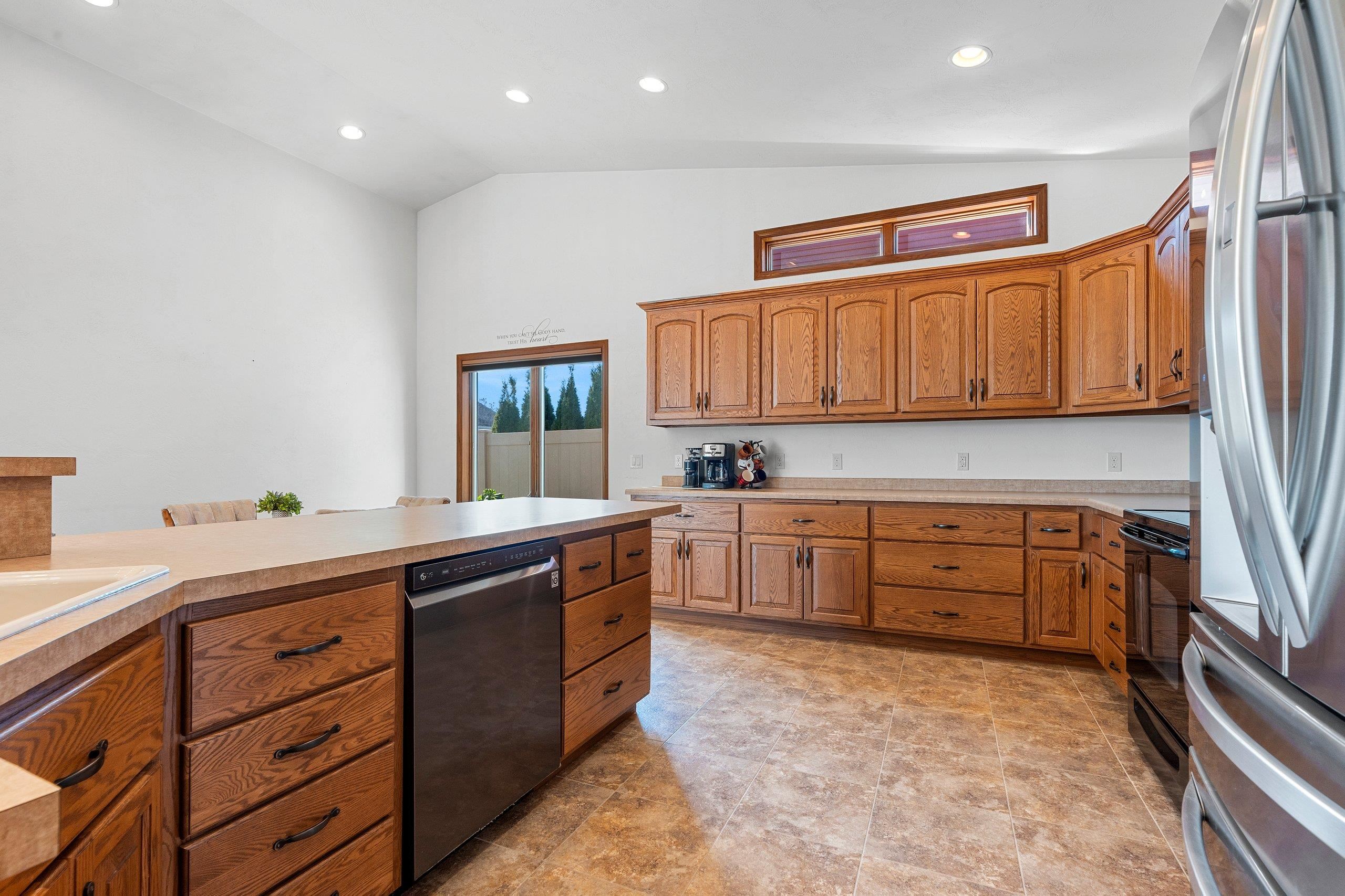 3341 Mockingbird Way Oshkosh, WI 54904 - Photo 21 of 66