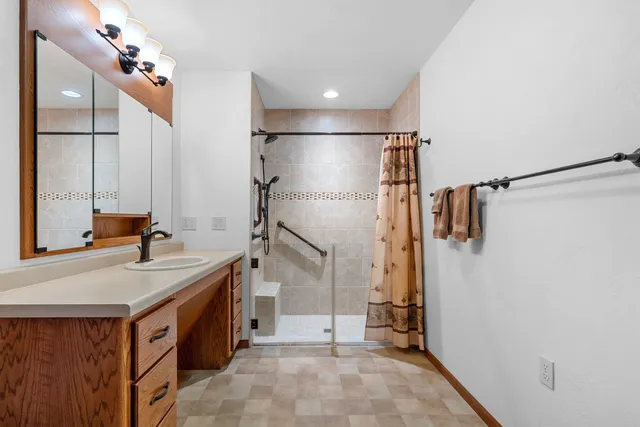 $559,900 | 3341 Mockingbird Way, Oshkosh, WI 54904